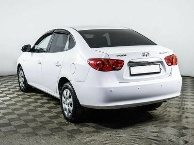 Hyundai Elantra, 1.6 л, АКПП, 2011 фото 6