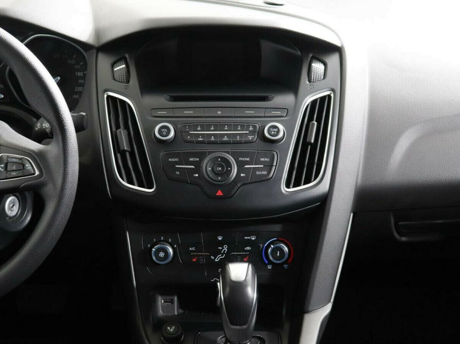 Ford Focus, 1.6 л, Робот, 2018 фото 1