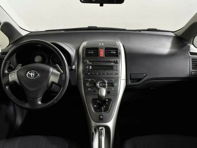 Toyota Auris, 1.6 л, РКПП, 2008 фото 8