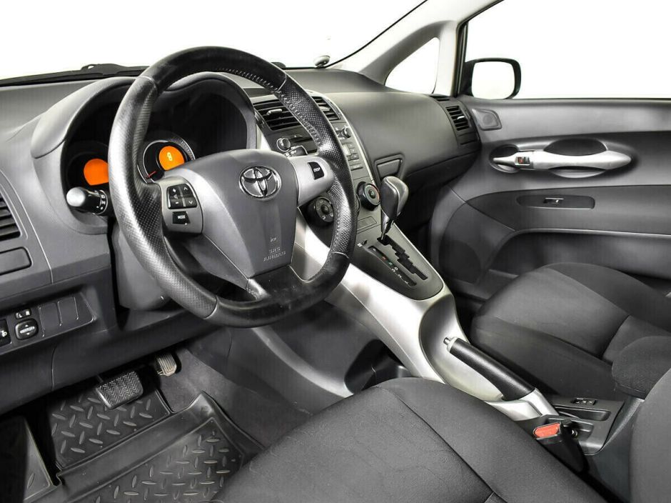 Toyota Auris, 1.6 л, АТ, 2012 фото 7