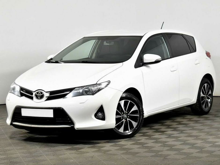 Toyota Auris, 1.6 л, Вариатор, 2013 фото 3