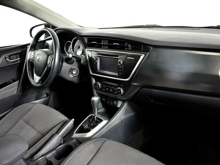 Toyota Auris, 1.6 л, Вариатор, 2013 фото 2