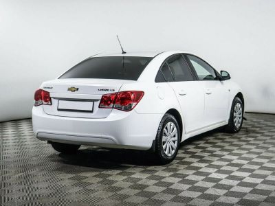 Chevrolet Cruze, 1.8 л, МКПП, 2011 фото 5