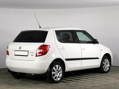 Skoda Fabia, 1.6 л, АКПП, 2009 фото 4