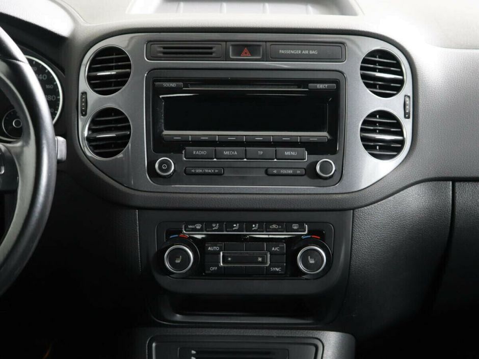 Volkswagen Tiguan, 2.0 л, АТ, 2012 фото 2