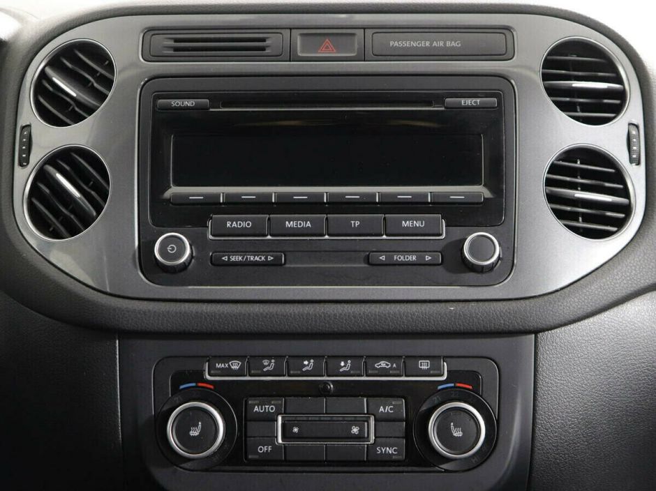 Volkswagen Tiguan, 2.0 л, АТ, 2012 фото 2