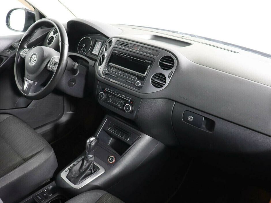 Volkswagen Tiguan, 2.0 л, АТ, 2012 фото 1