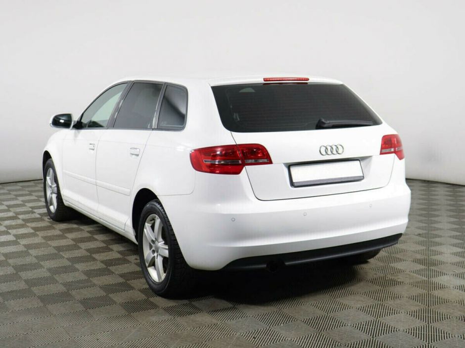 Audi A3, 1.2 л, Робот, 2011 фото 5