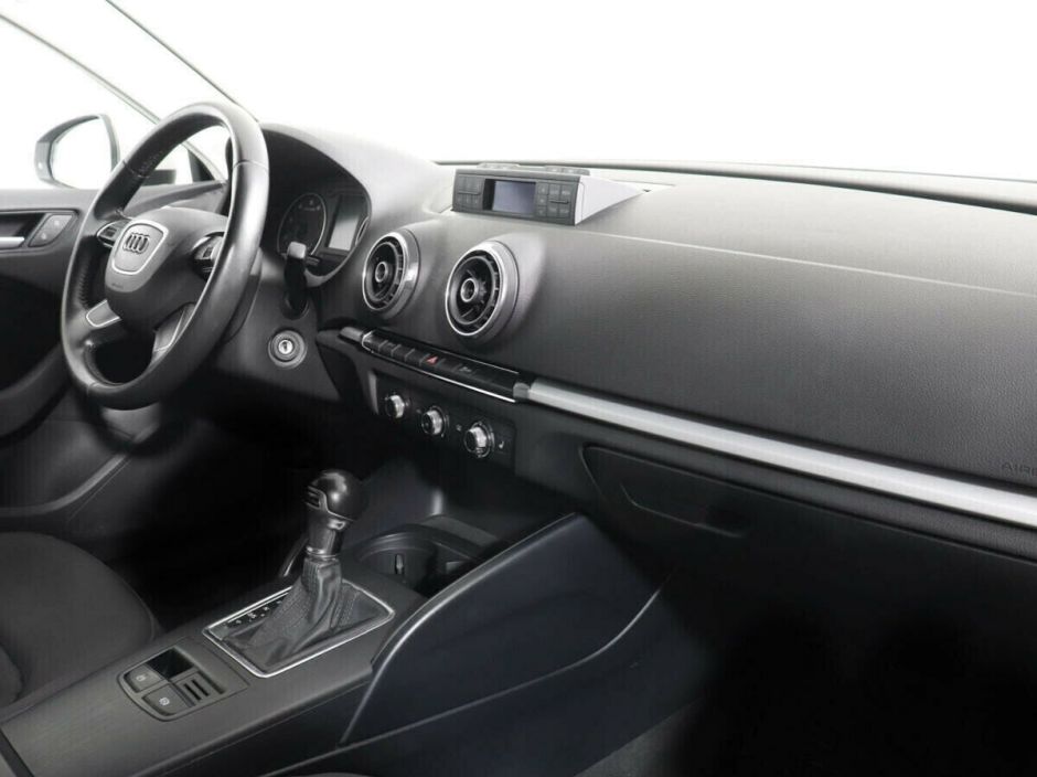 Audi A3, 1.2 л, Робот, 2013 фото 2