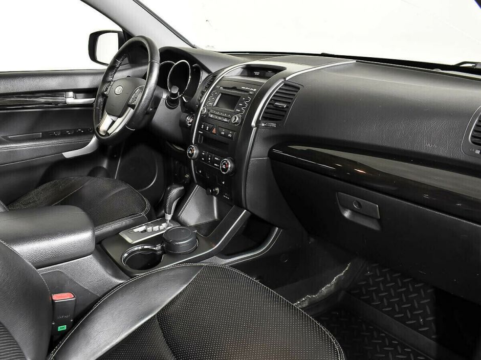 Kia Sorento, 2.4 л, АТ, 2010 фото 2