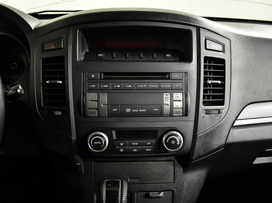 Mitsubishi Pajero, 3.0 л, АТ, 2010 фото 11