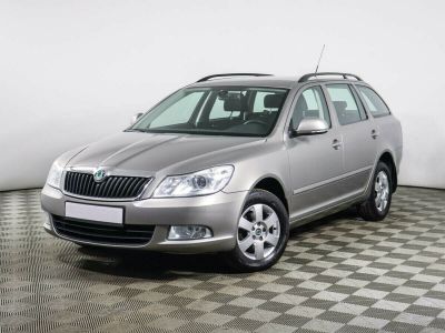 Skoda Octavia, 1.6 л, МКПП, 2010 фото 3