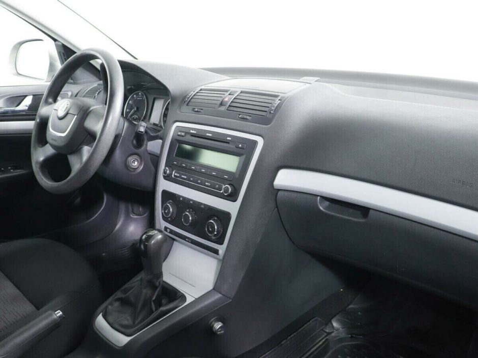 Skoda Octavia, 1.6 л, МТ, 2010 фото 1
