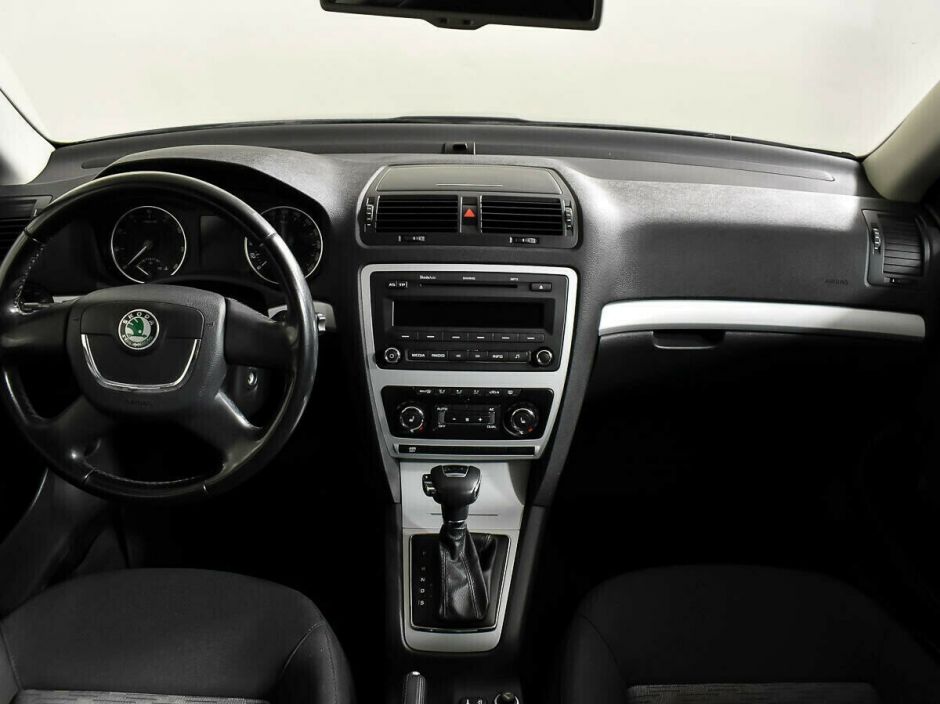 Skoda Octavia, 1.6 л, АТ, 2011 фото 2