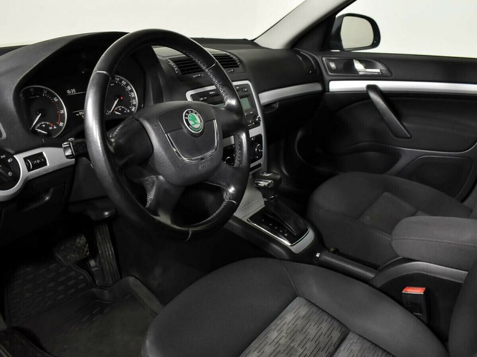 Skoda Octavia, 1.6 л, АТ, 2011 фото 1