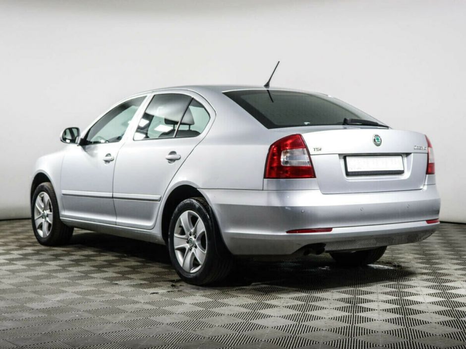 Skoda Octavia, 1.8 л, Робот, 2011 фото 6