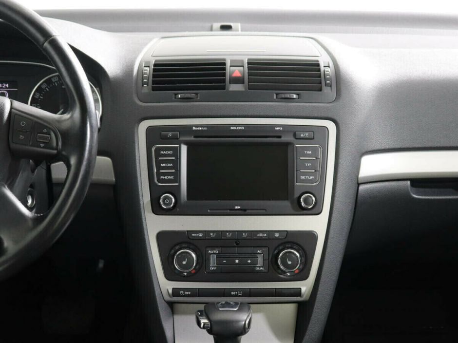 Skoda Octavia, 1.8 л, АТ, 2012 фото 2