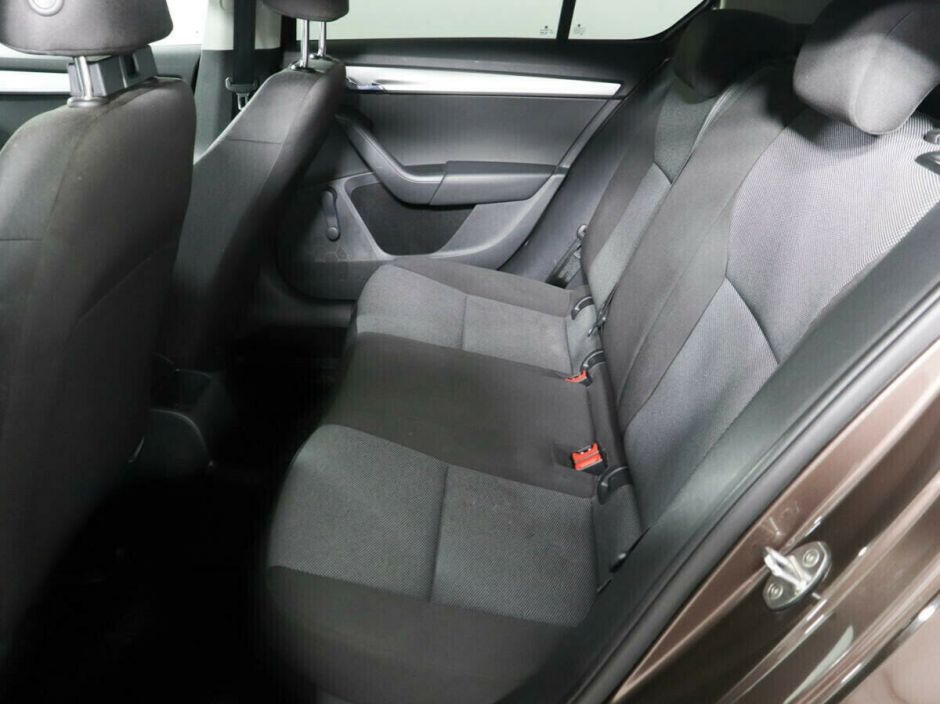 Skoda Octavia, 1.6 л, АТ, 2016 фото 8