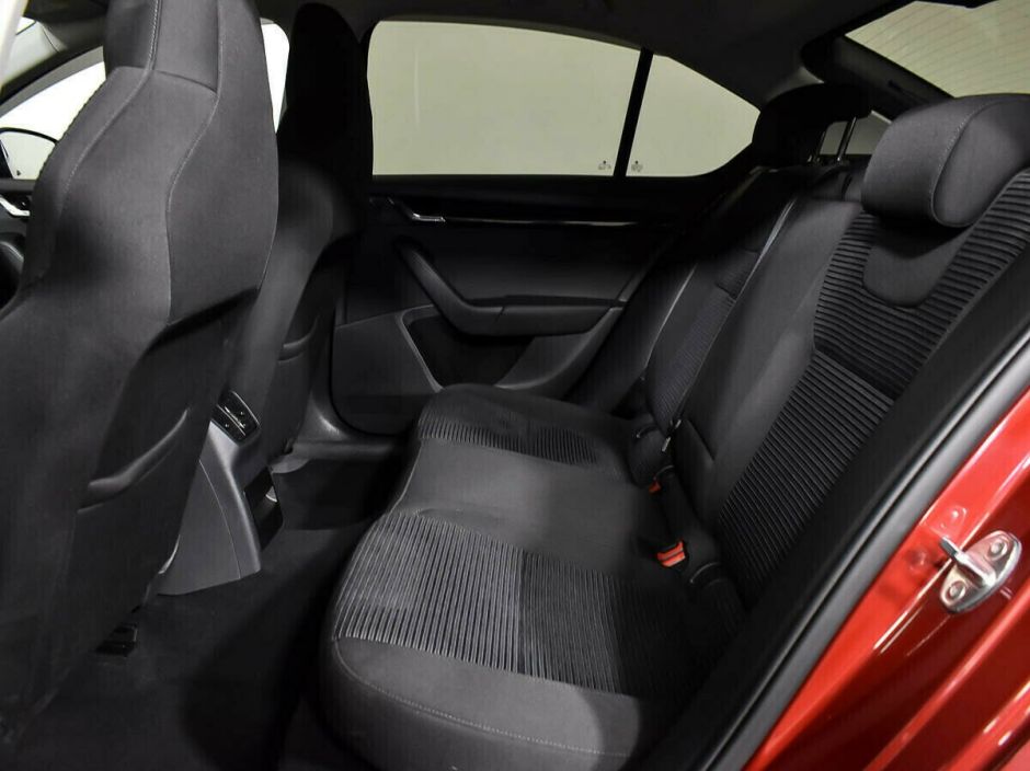 Skoda Octavia Импорт, 1.5 л, Робот, 2019 фото 8