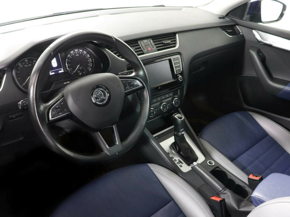 Skoda Octavia Импорт, 1.5 л, Робот, 2018 фото 1