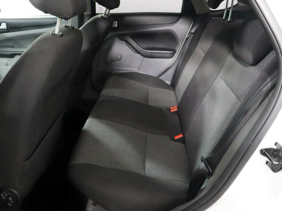 Ford Focus, 1.6 л, АТ, 2011 фото 1