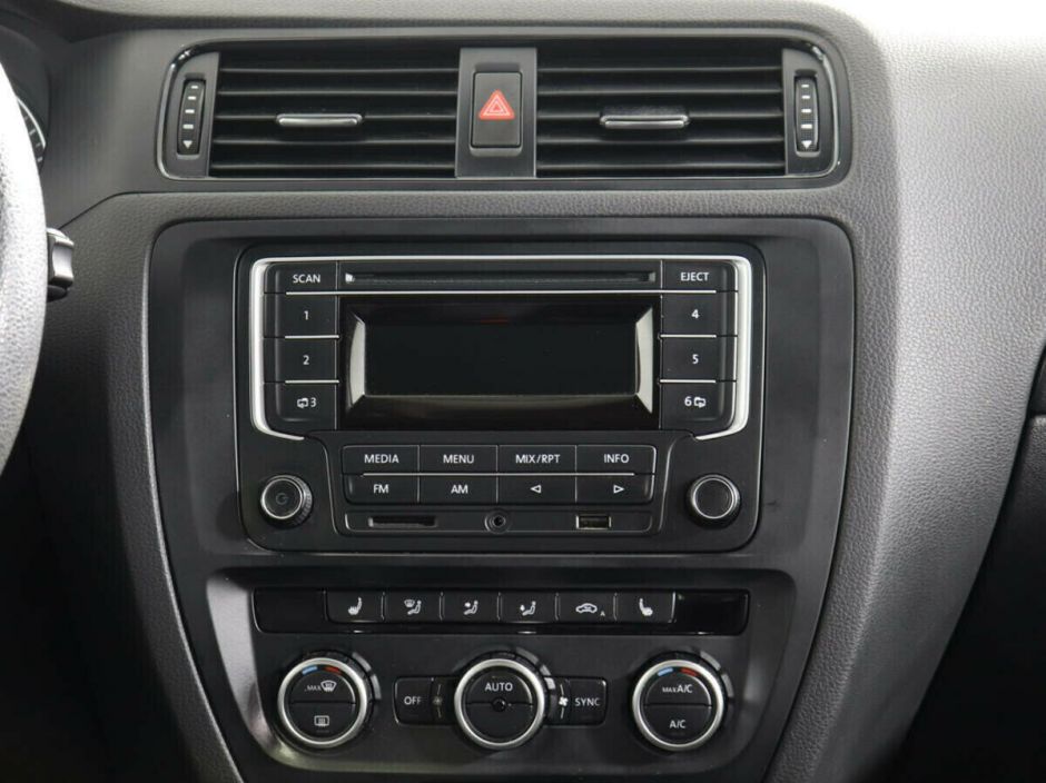 Volkswagen Jetta, 1.6 л, АТ, 2014 фото 2