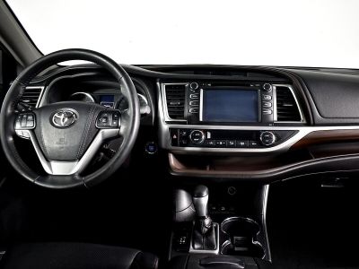 Toyota Highlander, 3.5 л, АКПП, 2015 фото 8