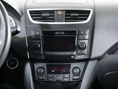 Suzuki Swift, 1.2 л, CVT, 2010 фото 2