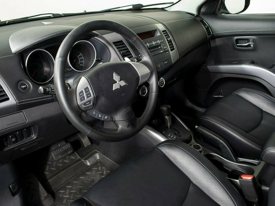 Mitsubishi Outlander, 2.0 л, Вариатор, 2010 фото 7