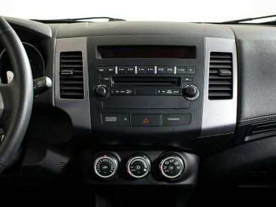 Mitsubishi Outlander, 2.0 л, CVT, 2010 фото 9