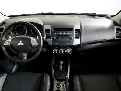 Mitsubishi Outlander, 2.0 л, CVT, 2010 фото 2