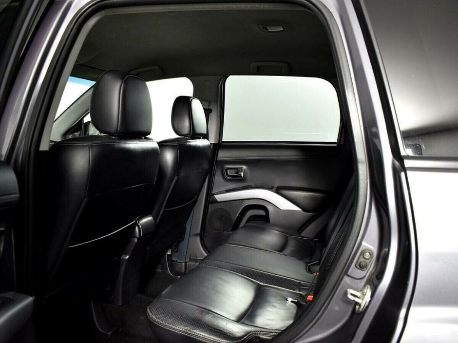 Mitsubishi Outlander, 2.0 л, Вариатор, 2010 фото 1