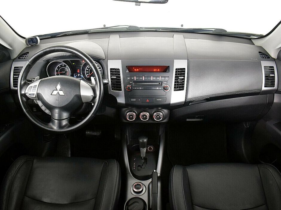 Mitsubishi Outlander, 2.4 л, Вариатор, 2010 фото 5