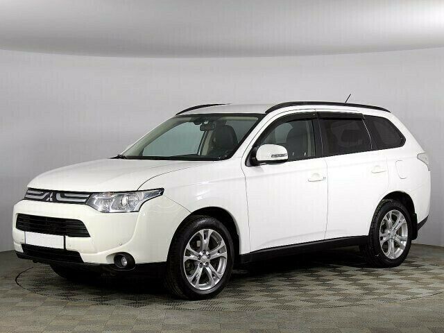 Mitsubishi Outlander, 2.4 л, Вариатор, 2013 фото 3