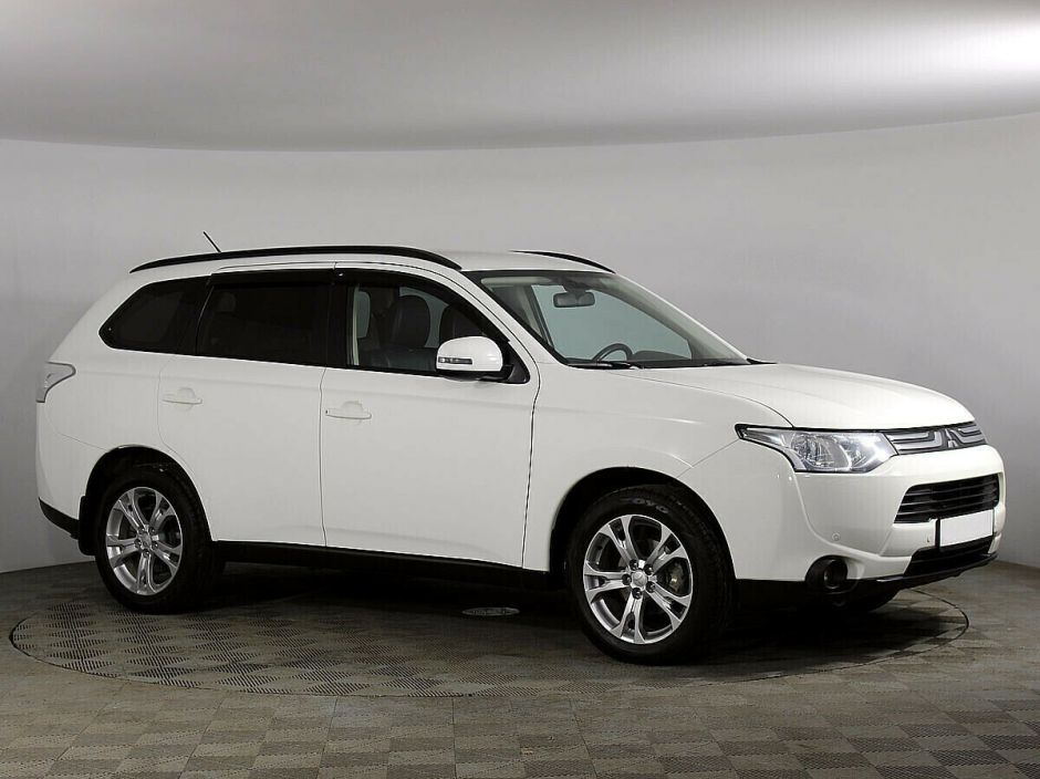 Mitsubishi Outlander, 2.4 л, Вариатор, 2013 фото 4
