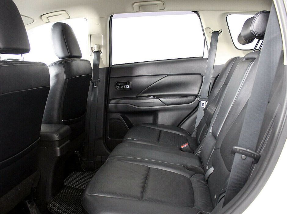 Mitsubishi Outlander, 2.4 л, Вариатор, 2013 фото 8