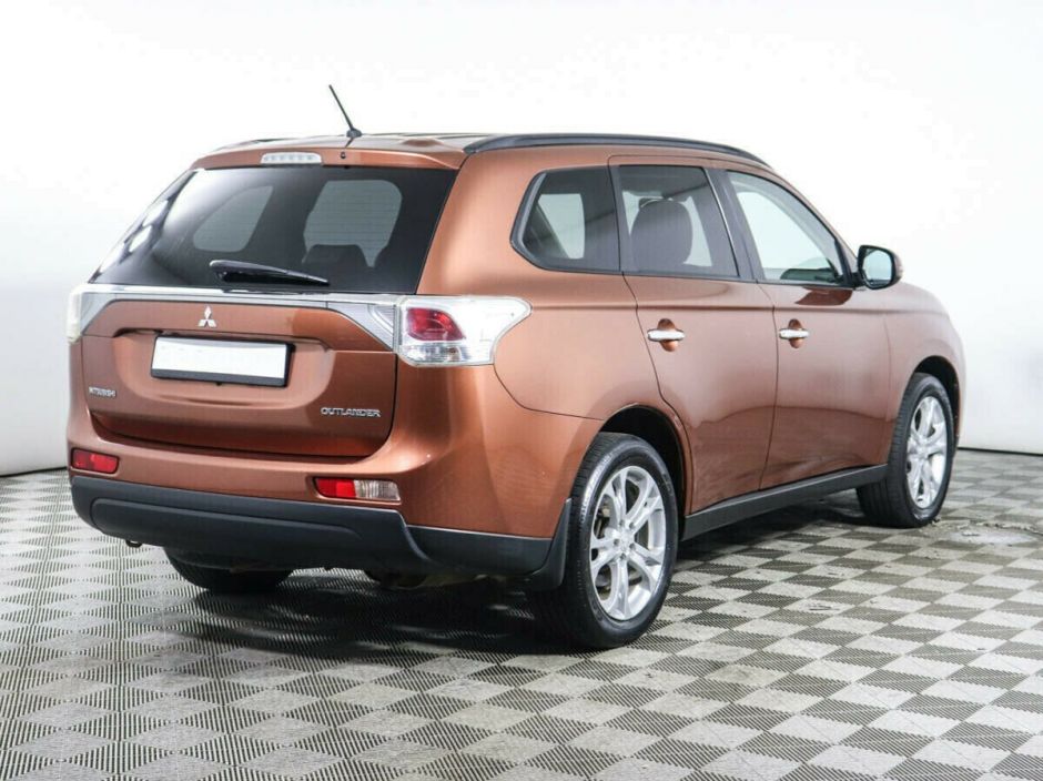 Mitsubishi Outlander, 2.4 л, Вариатор, 2012 фото 5