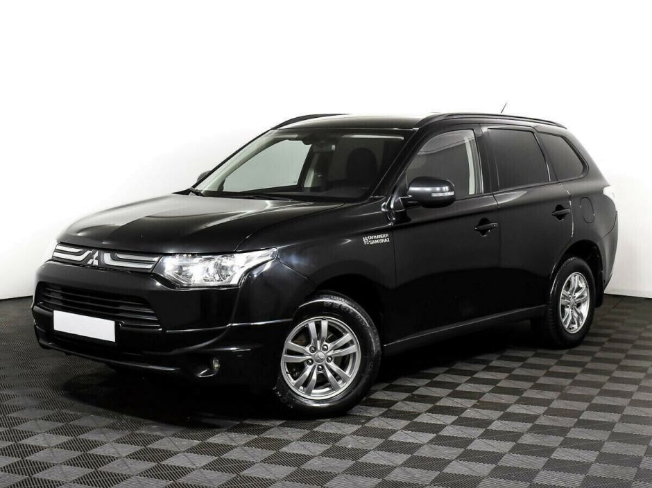 Mitsubishi Outlander, 2.0 л, Вариатор, 2013 фото 3