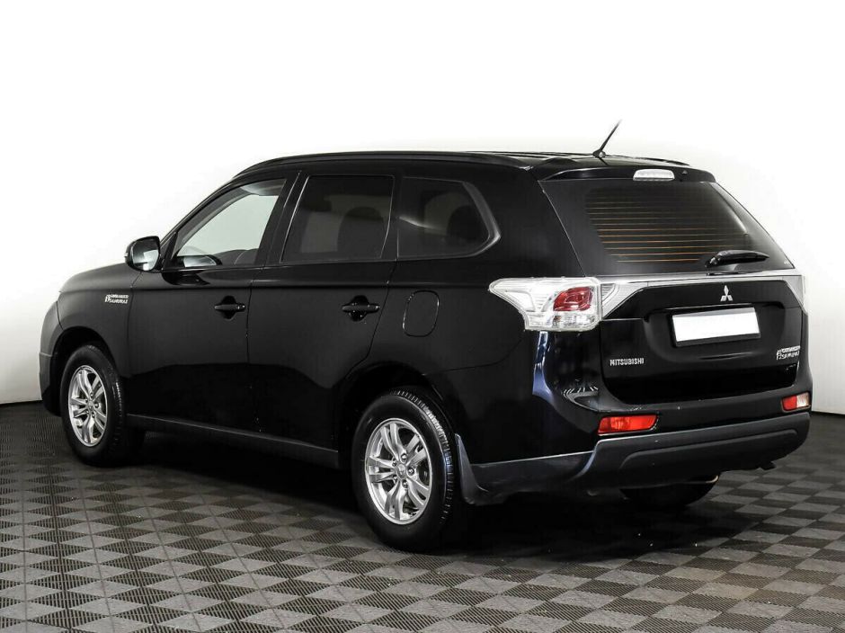 Mitsubishi Outlander, 2.0 л, Вариатор, 2013 фото 5