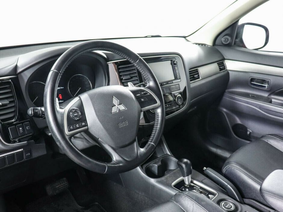 Mitsubishi Outlander, 2.4 л, Вариатор, 2013 фото 9