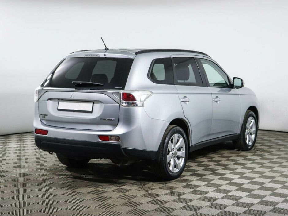 Mitsubishi Outlander, 2.0 л, Вариатор, 2013 фото 6