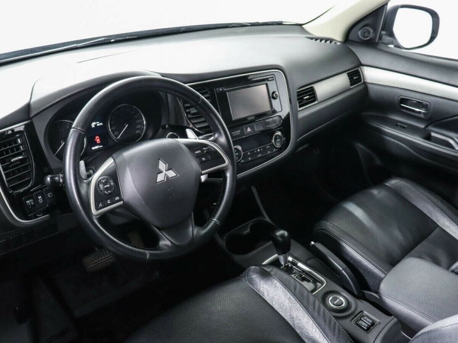 Mitsubishi Outlander, 2.0 л, Вариатор, 2013 фото 8