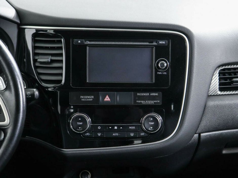 Mitsubishi Outlander, 2.0 л, Вариатор, 2013 фото 2