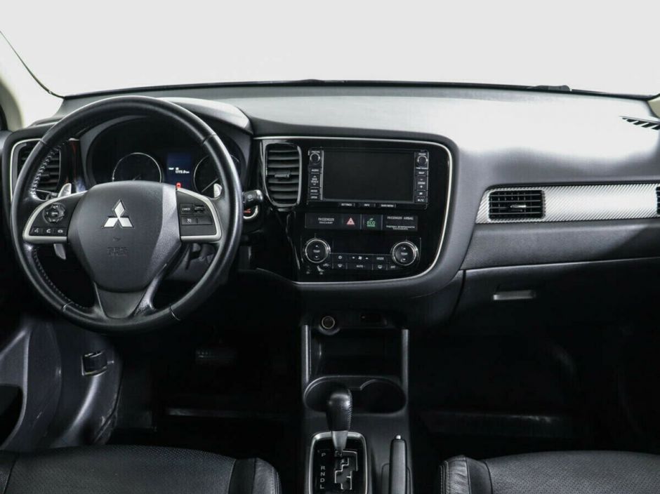 Mitsubishi Outlander, 2.0 л, Вариатор, 2013 фото 9