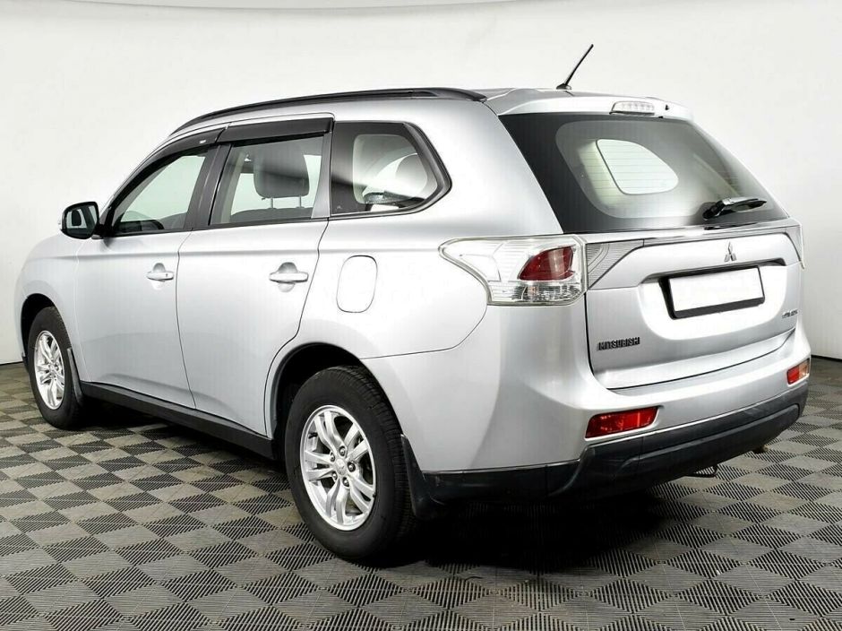 Mitsubishi Outlander, 2.0 л, Вариатор, 2012 фото 5