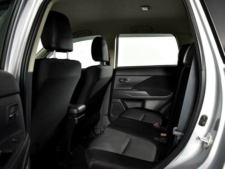 Mitsubishi Outlander, 2.0 л, Вариатор, 2012 фото 2