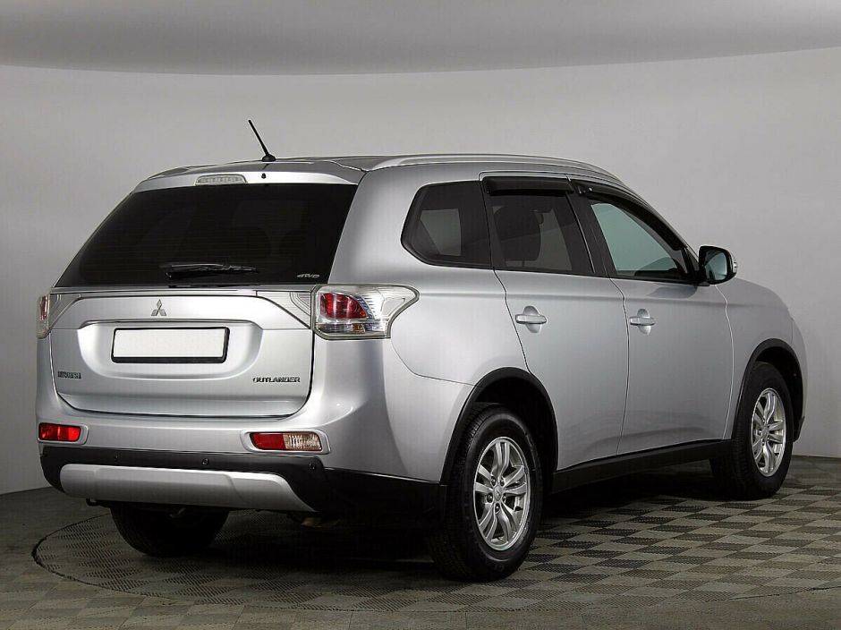 Mitsubishi Outlander, 2.4 л, Вариатор, 2014 фото 4