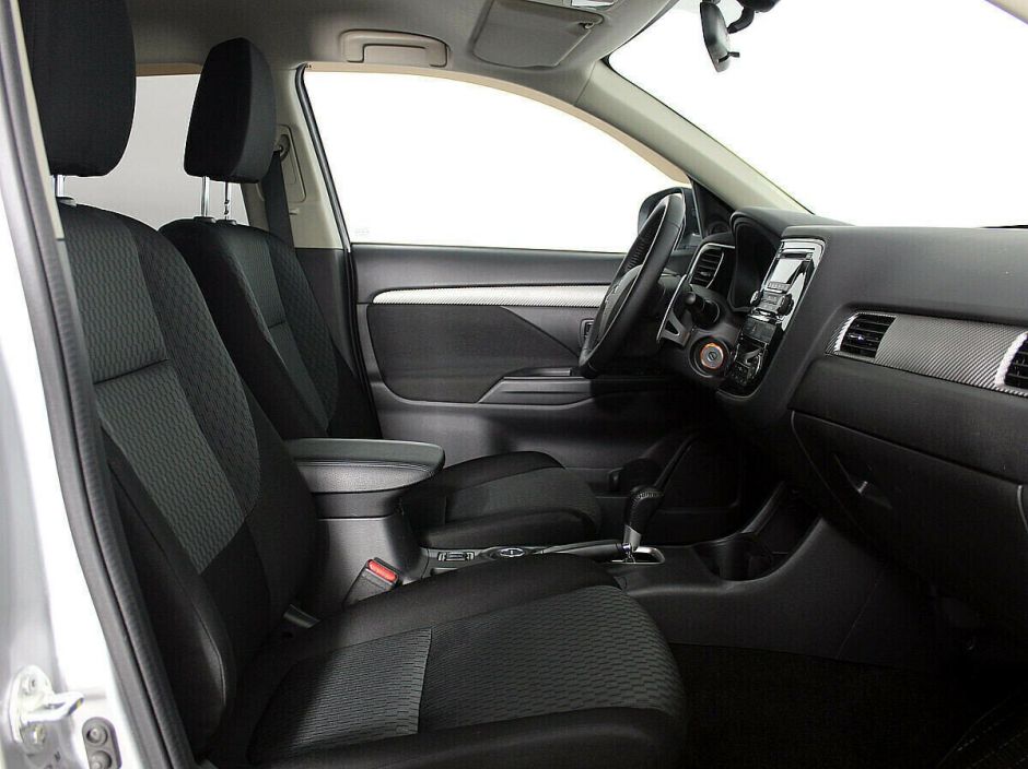 Mitsubishi Outlander, 2.4 л, Вариатор, 2014 фото 2