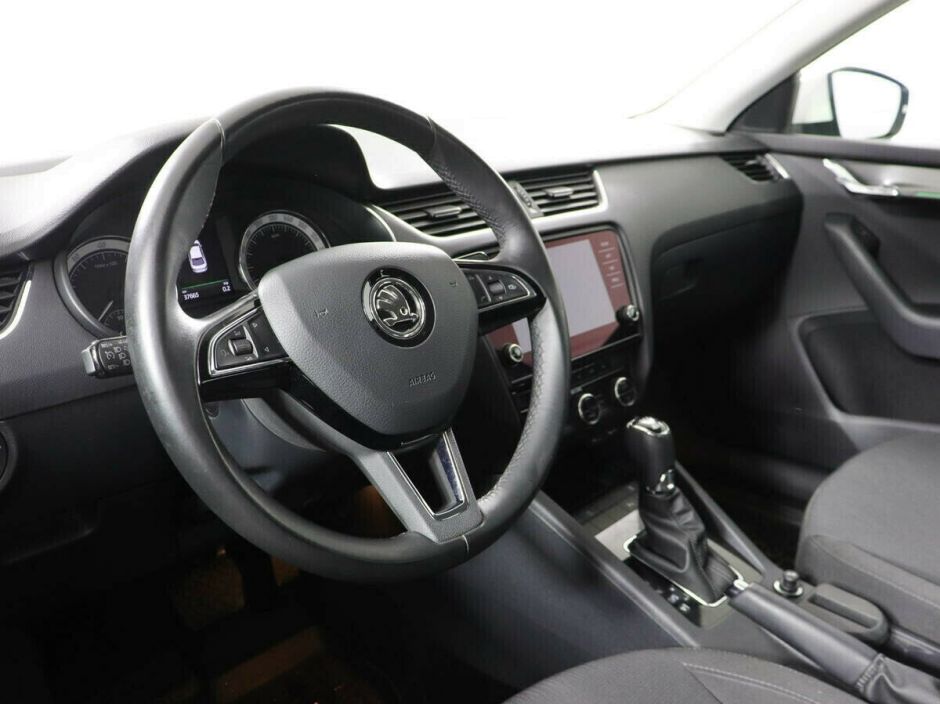 Skoda Octavia, 1.8 л, Робот, 2018 фото 7
