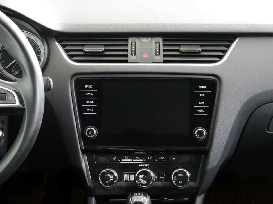 Skoda Octavia, 1.8 л, Робот, 2018 фото 2